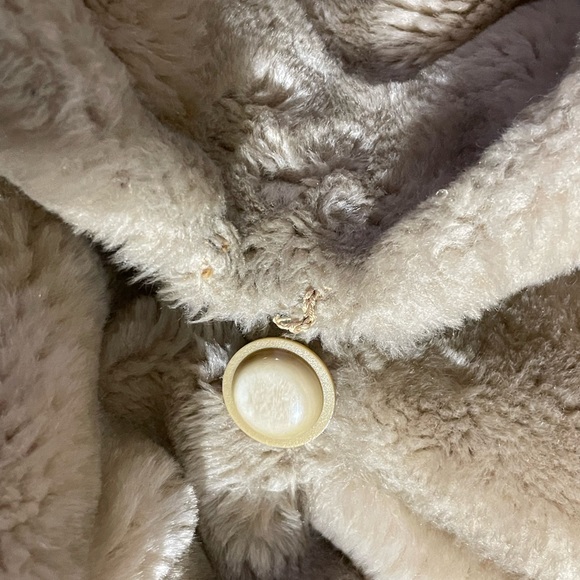 Vintage 1950’s Faux Fur Coat made of Darlan by Strawbridge and Clothier. - Picture 5 of 7